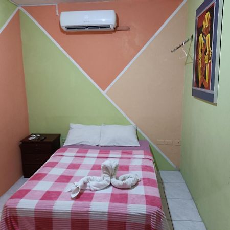 Hostal Venecia -Tu Casa En Manta. Kültér fotó